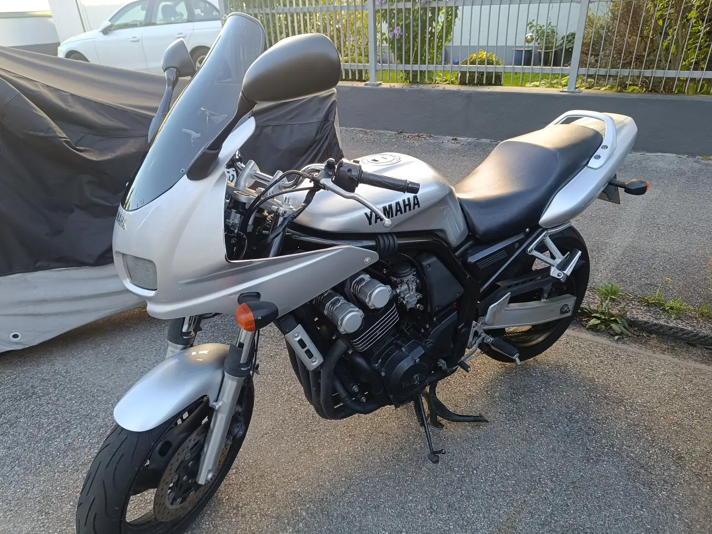 Yamaha FZS 600 Srebrny - 1