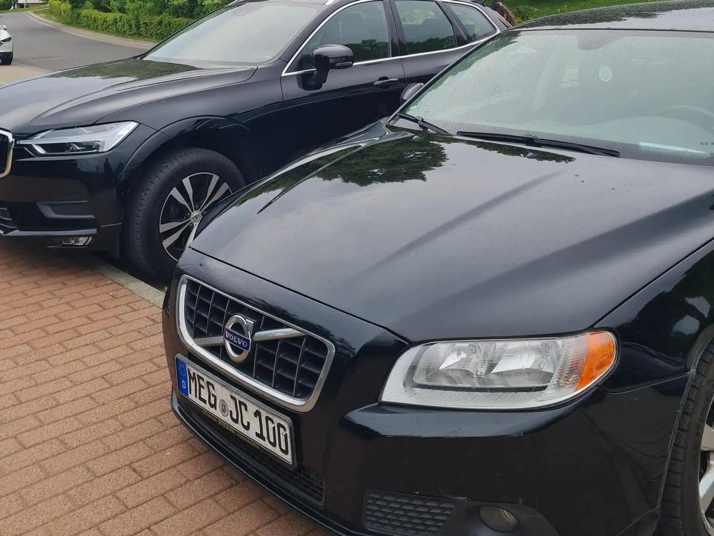 Volvo V70 V70 D3 Geartronic Momentum Schwarz - 1
