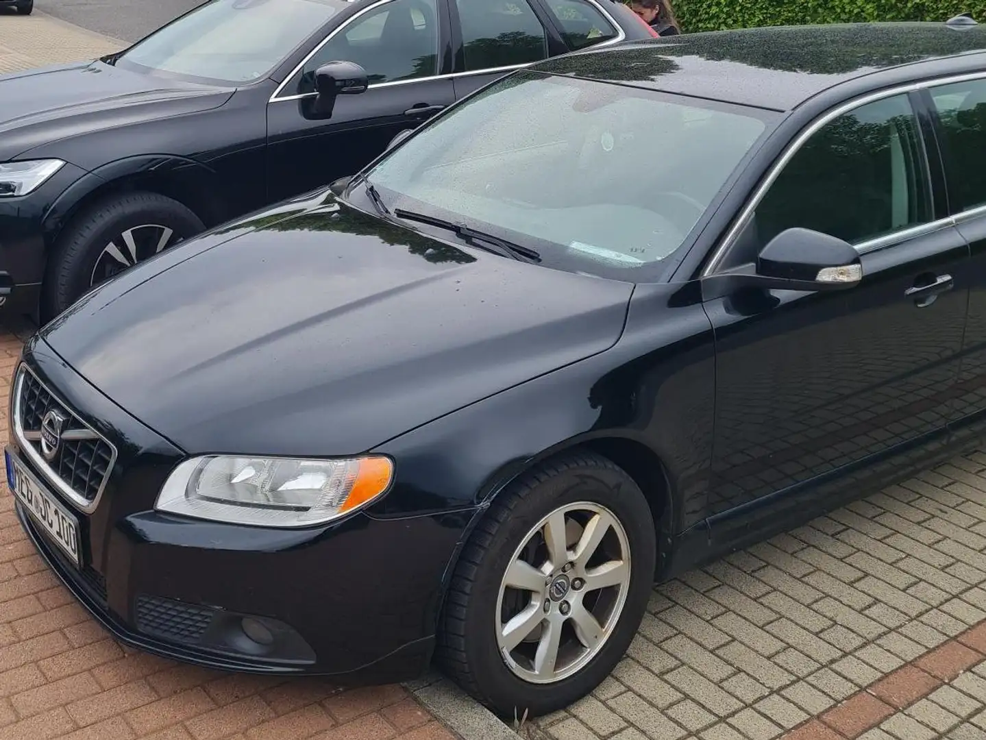 Volvo V70 V70 D3 Geartronic Momentum Schwarz - 2
