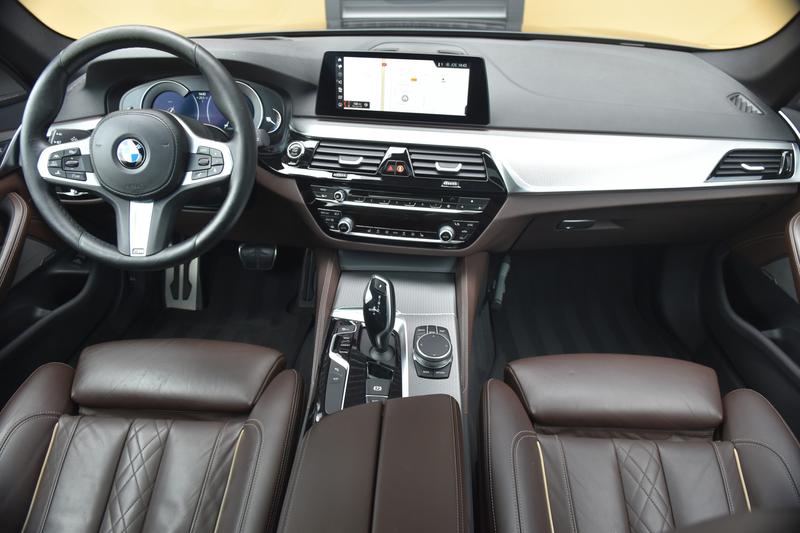 BMW 530 5-serie Touring 530i High Executive * M-Sport * Pa — photo 3