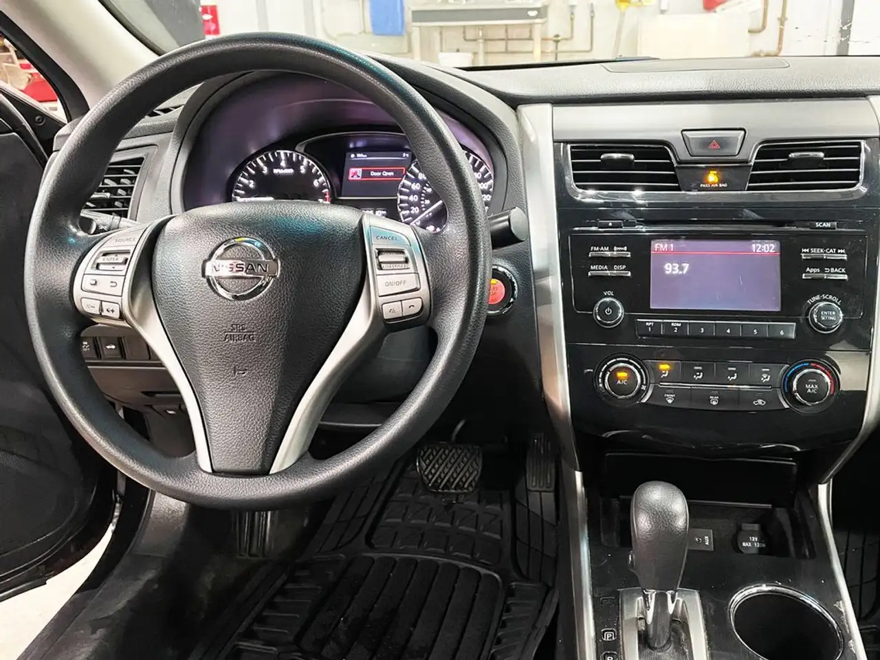 Nissan Altima снимка Nissan Altima