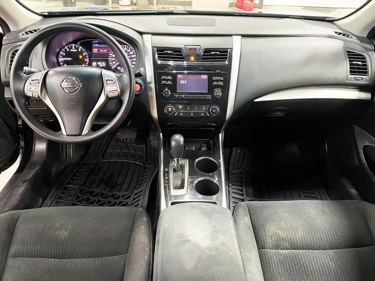 Nissan Altima снимка Nissan Altima