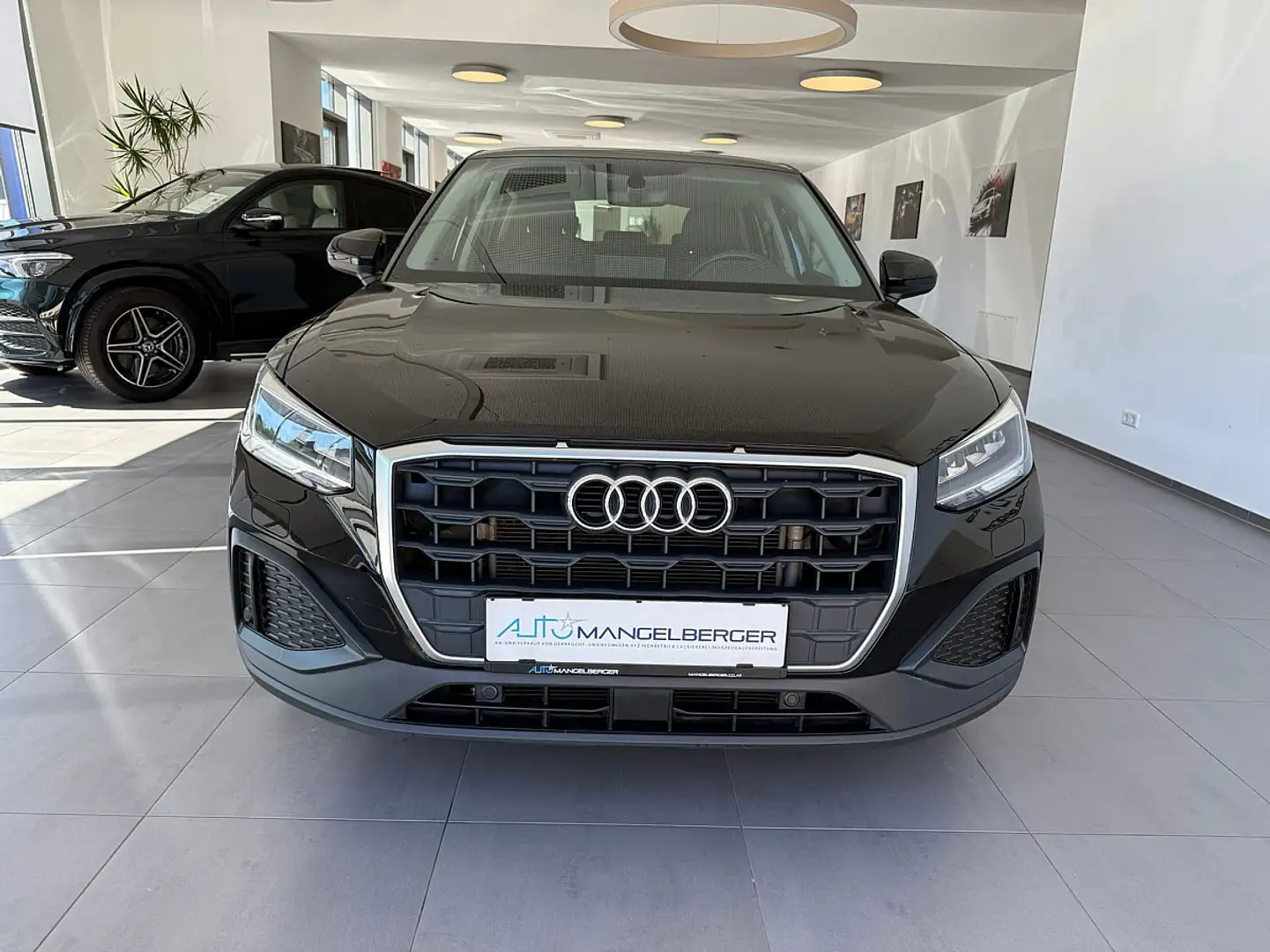 Audi Q2 30 TFSI Schwarz - 2
