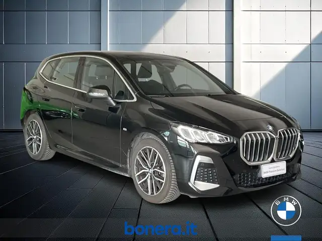 BMW 2 Series view 4