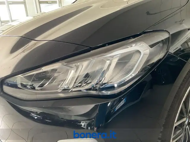 BMW 2 Series view 10