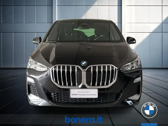 BMW 2 Series view 3