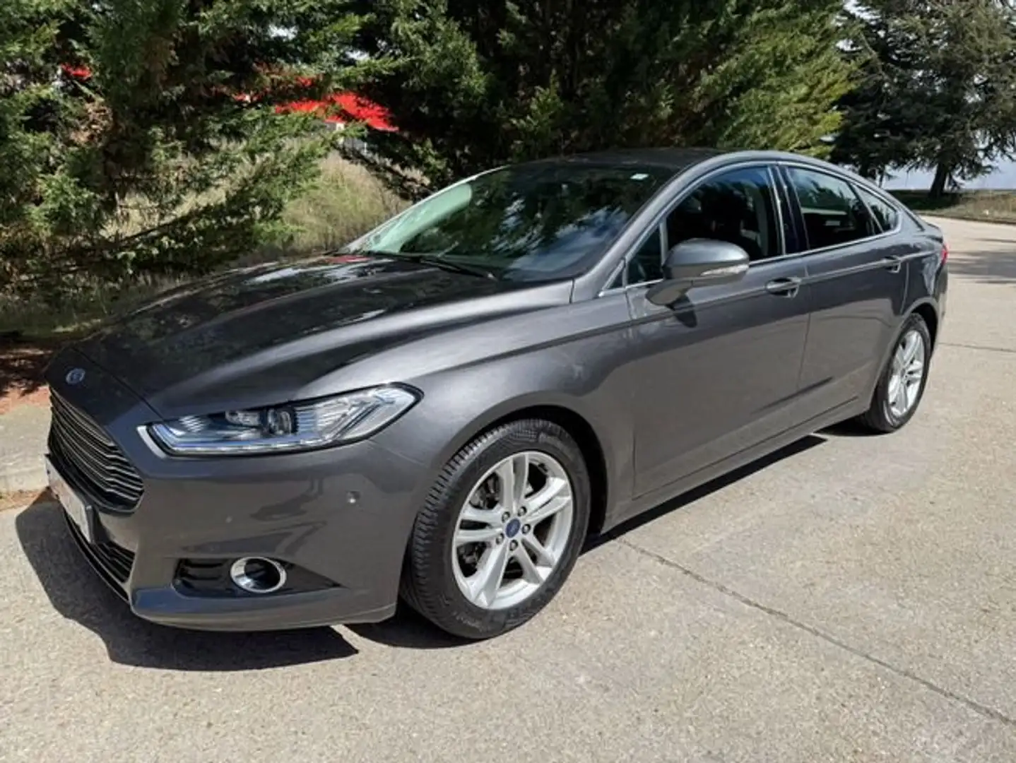 Ford Mondeo SB 1.5 EcoBoost Titanium 160 Gris - 2