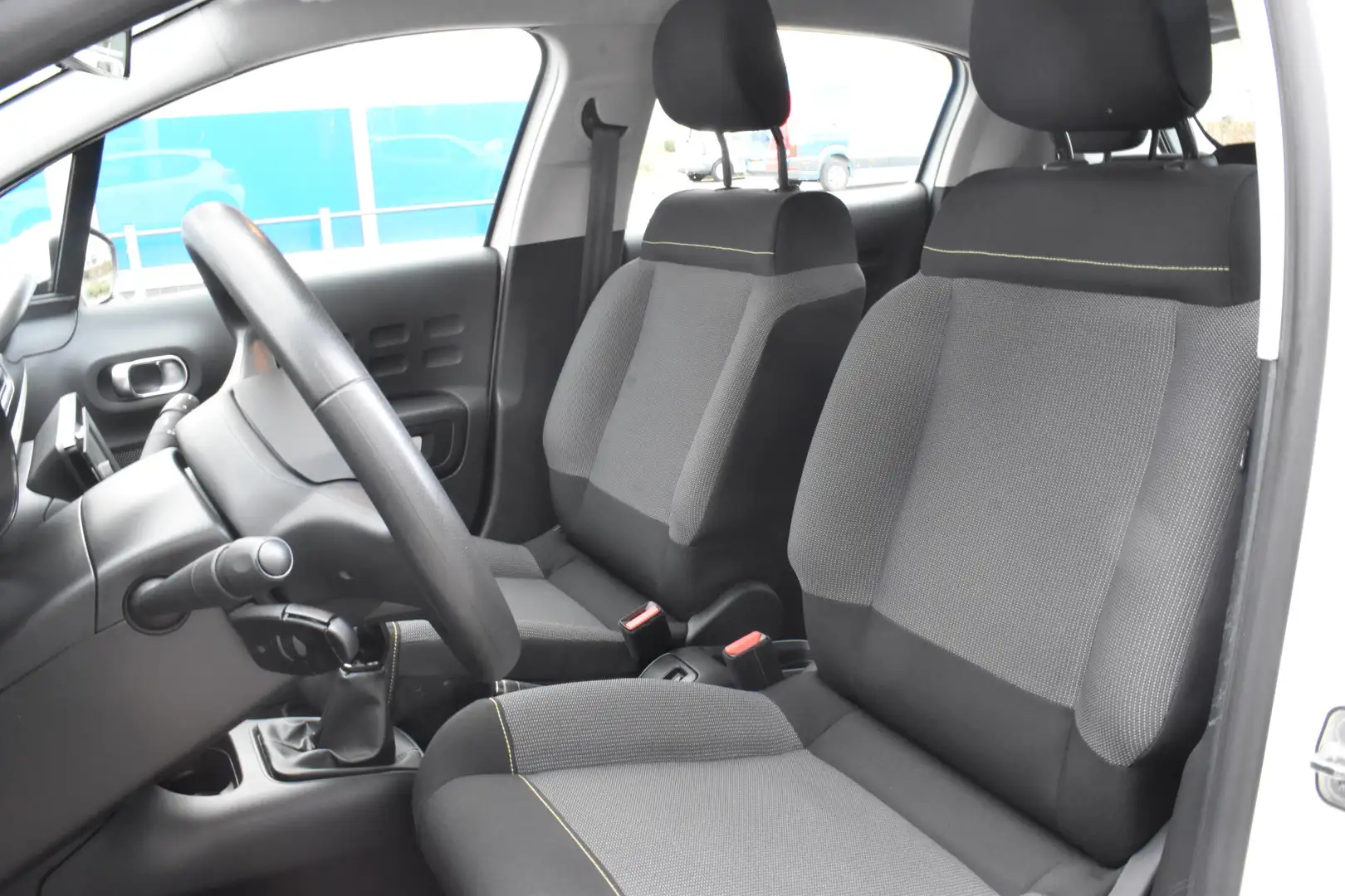 Citroen C3 PureTech 83 You Airco | Radio BT | Lage km stand Weiß - 2