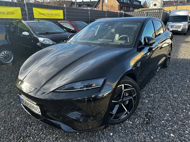 BYD Han 380 kW AWD Executive *ALLWETTERREIFEN*