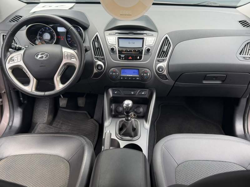 Hyundai iX35 Comfort 2WD - 1. Hand - Teilleder — photo 8