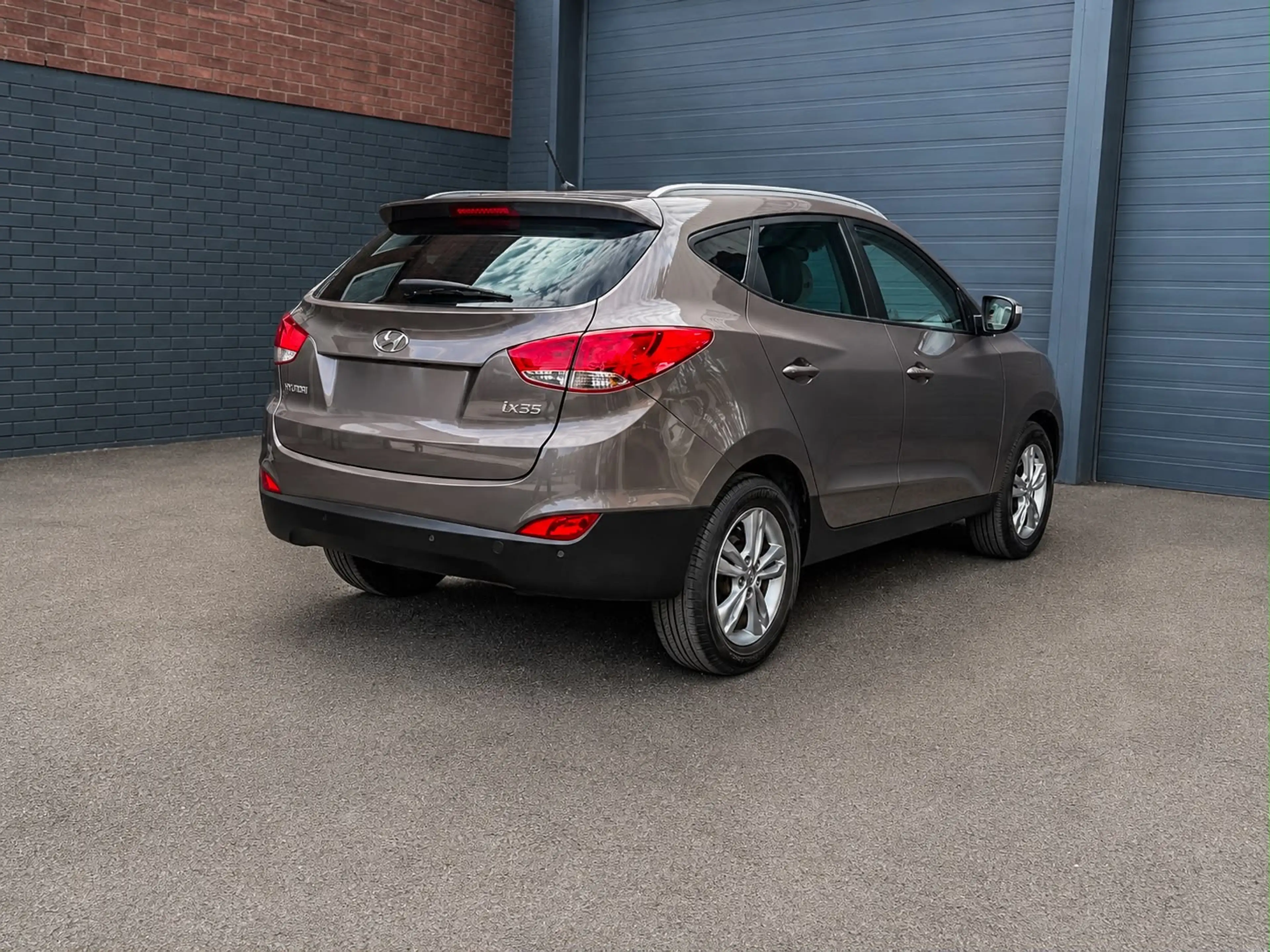 Hyundai iX35 Comfort 2WD - 1. Hand - Teilleder — photo 3