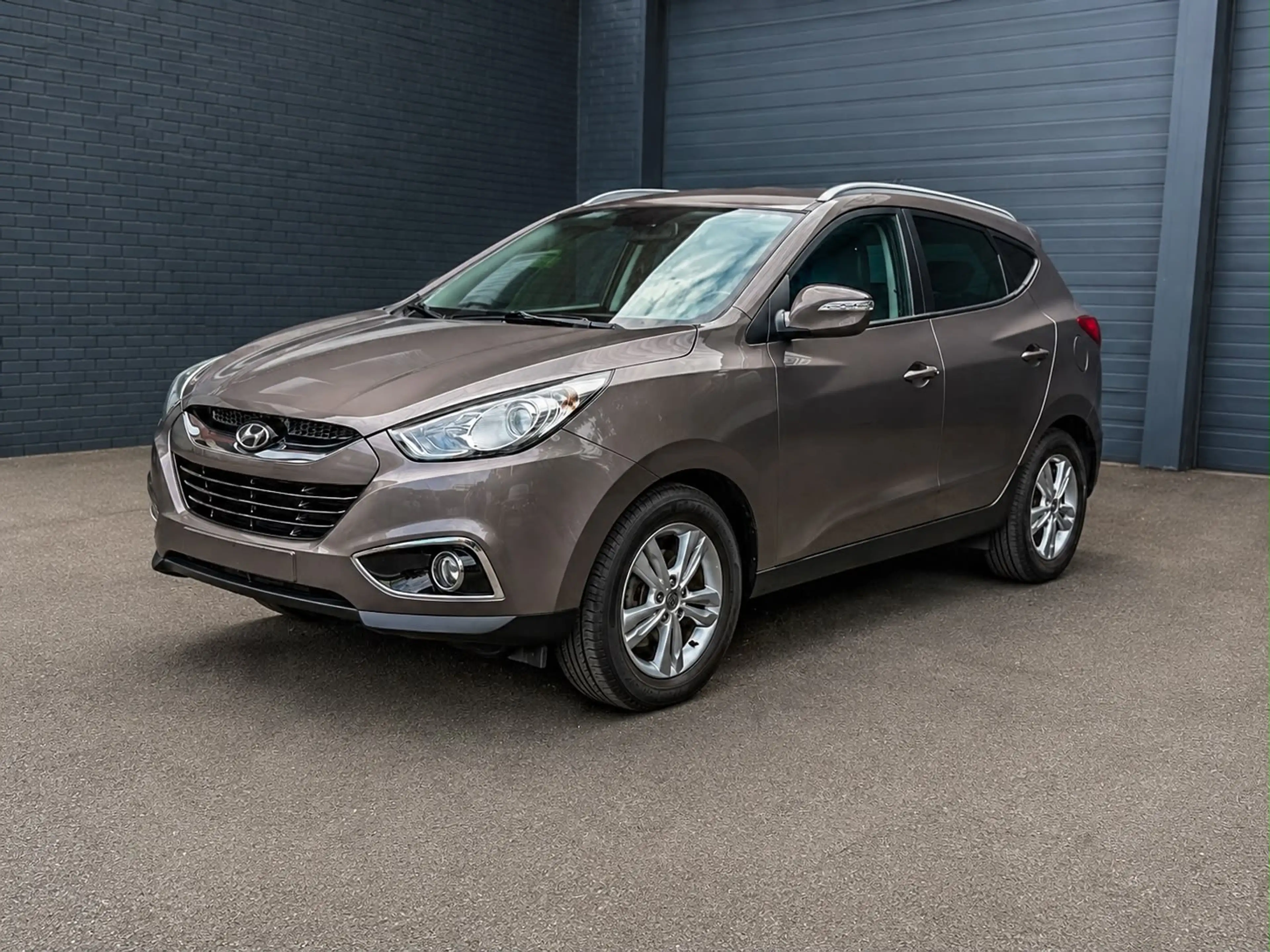 Hyundai iX35 Comfort 2WD - 1. Hand - Teilleder — photo 2