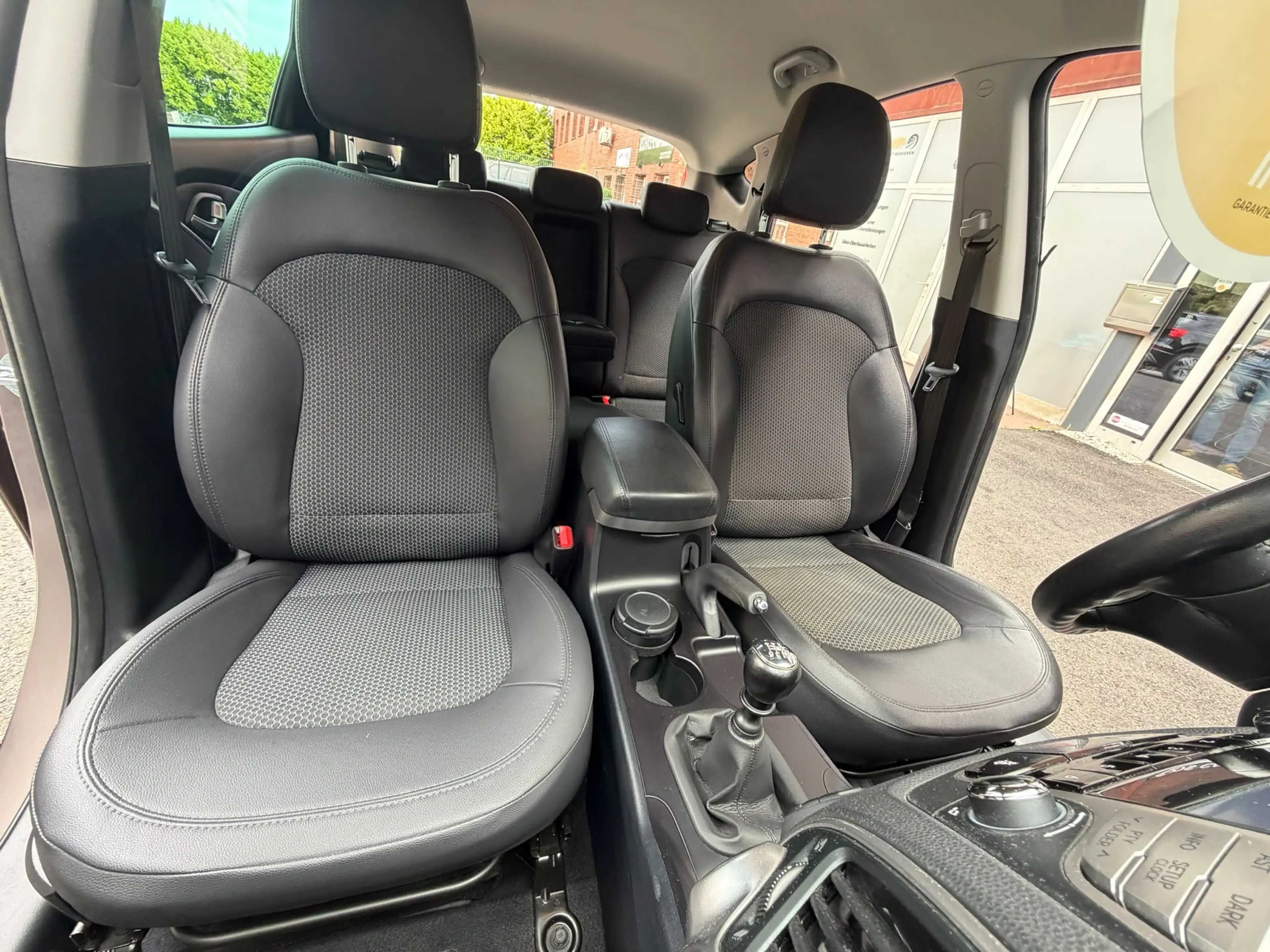 Hyundai iX35 Comfort 2WD - 1. Hand - Teilleder — photo 13