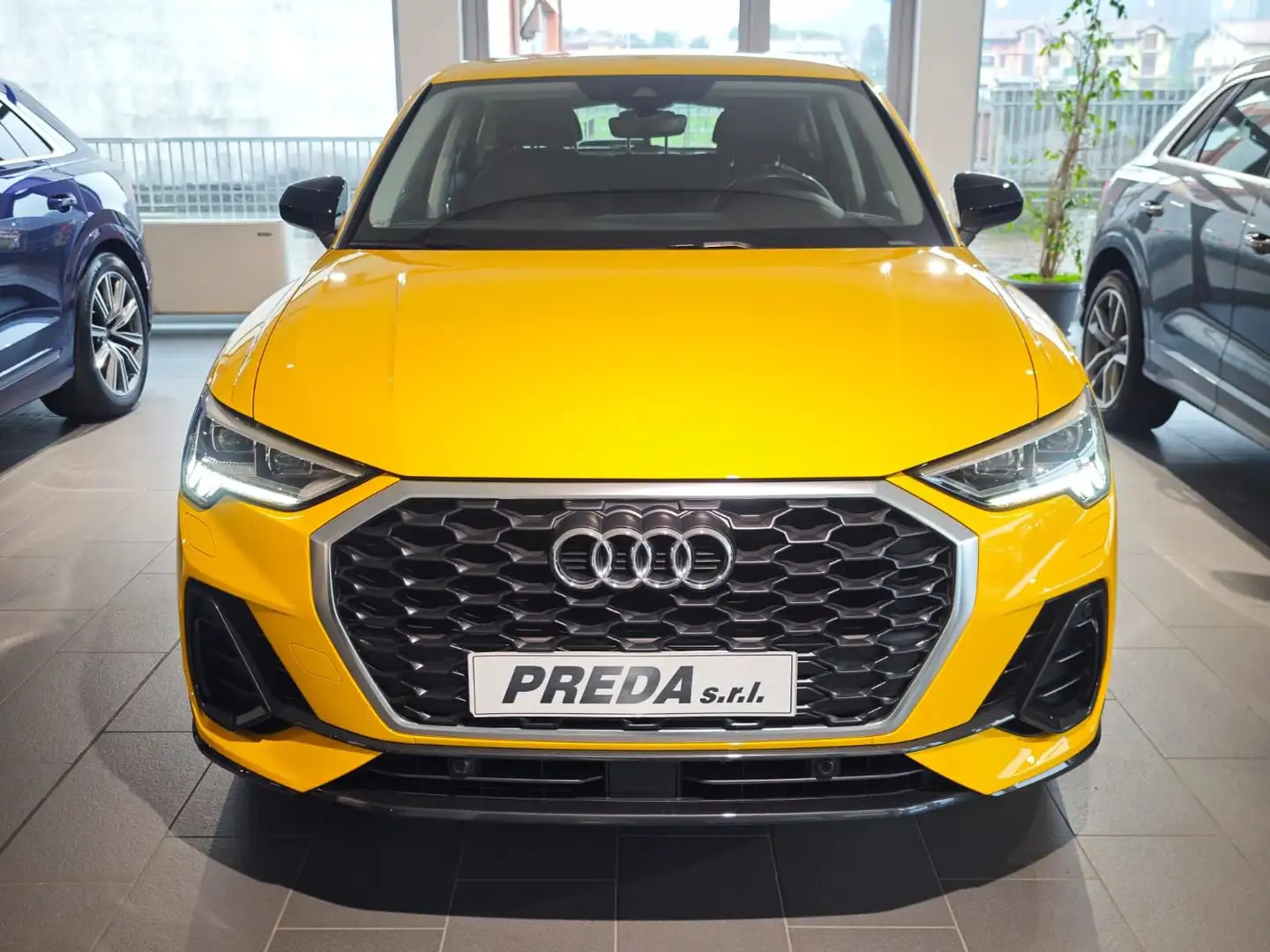 Audi Q3 SPB 35 TDI S tronic Business Plus - 2