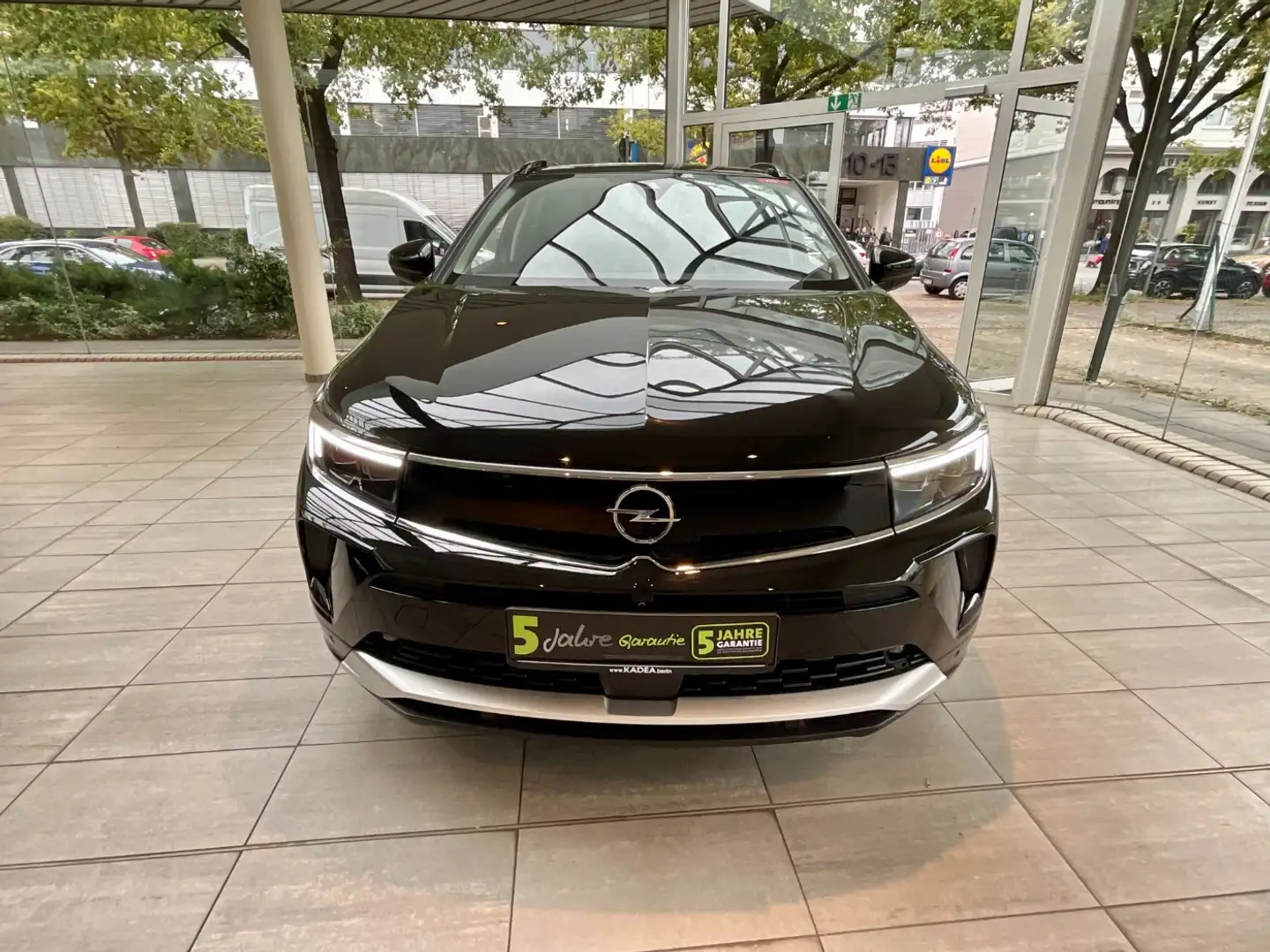 Opel Grandland 1.6 Turbo Elegance AHK+LED+Navi+360+LM Schwarz - 2