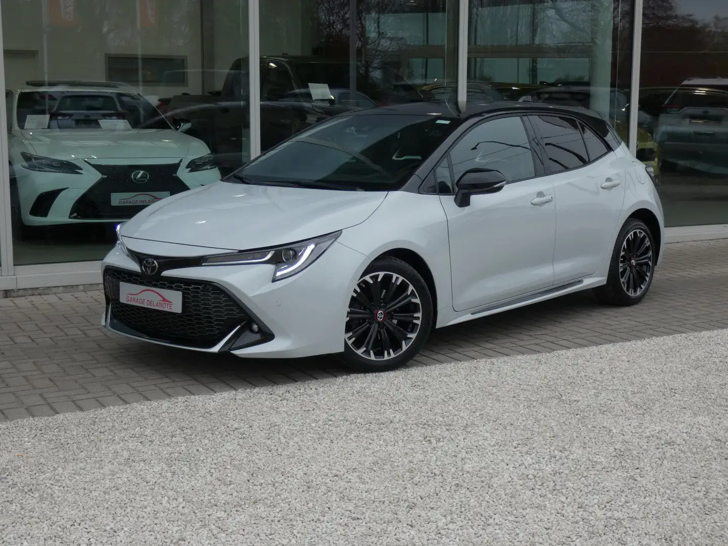 Toyota Corolla 1.8 Hybrid GR SPORT +Parkeersensoren +Zetelverwarm Blanc - 1