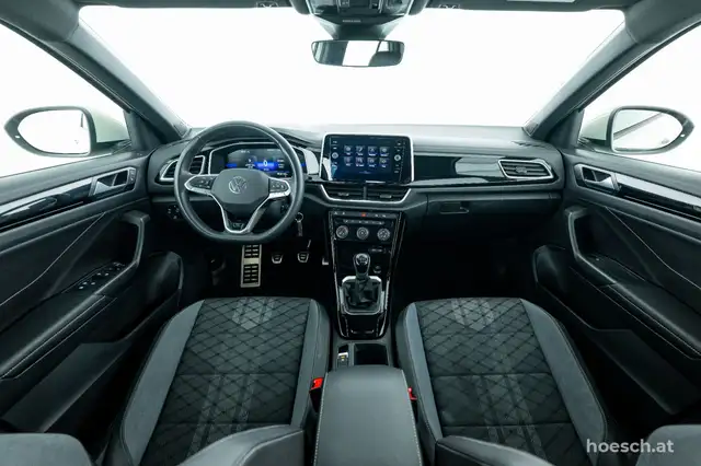 Volkswagen T-Roc view 5