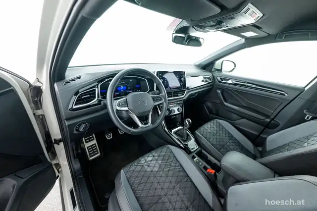 Volkswagen T-Roc view 14