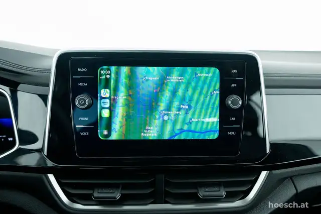 Volkswagen T-Roc view 11