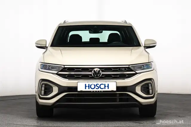Volkswagen T-Roc view 2