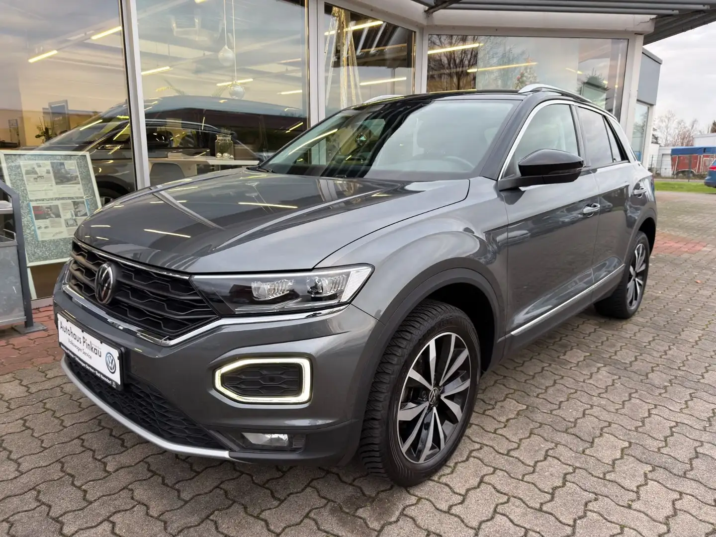 Volkswagen T-Roc 1.5 TSI DSG AHK LED NAVI Assistenzpaket+ Grau - 1
