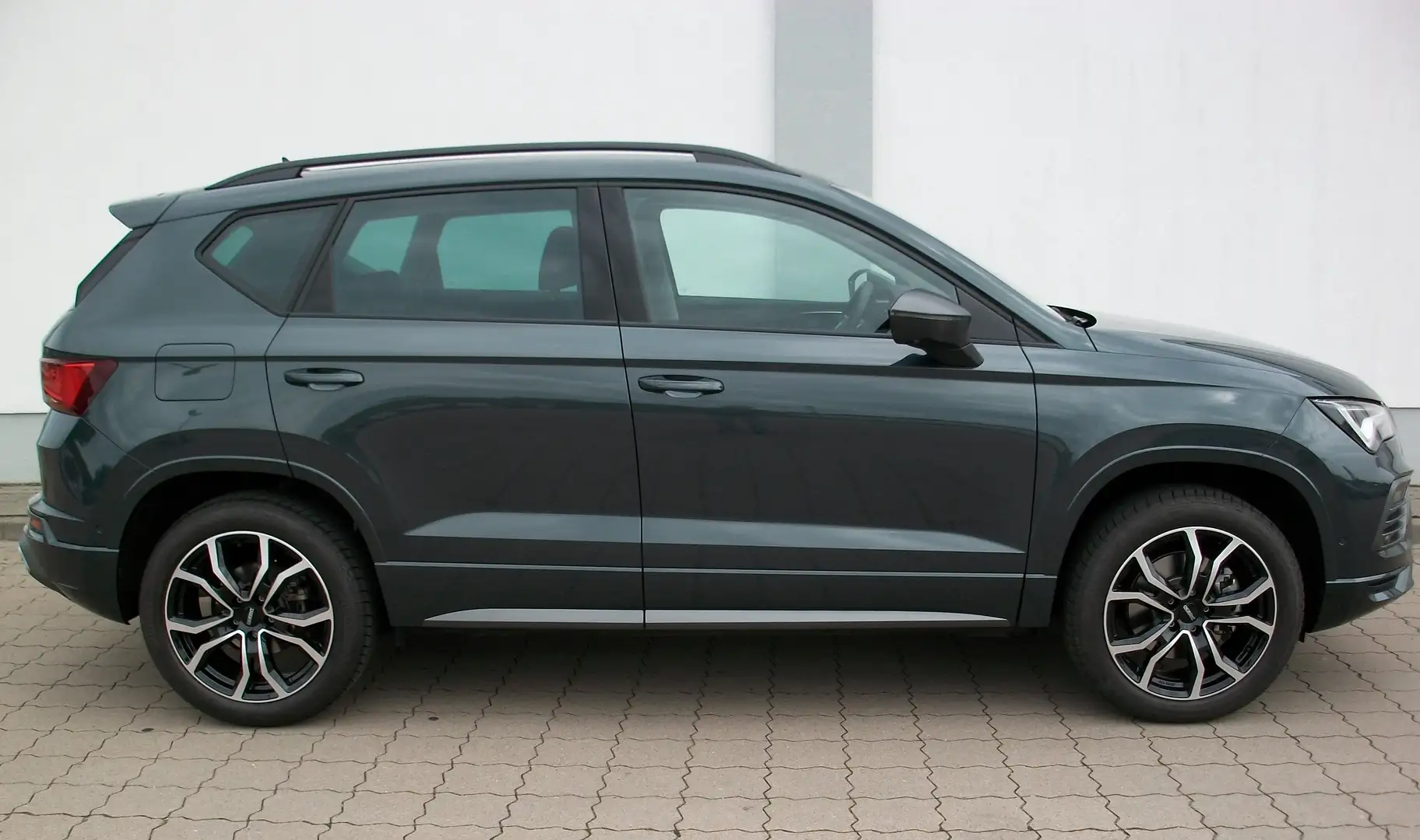 SEAT Ateca 2.0 TSI DSG FR*1.HD.* PANO AHK BEATS GARANTIE 7/28 - 2