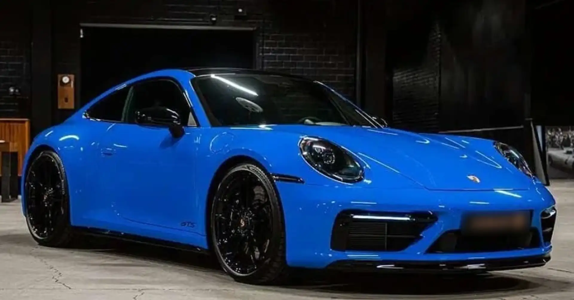 Porsche 992 Carrera 4 GTS Coupé PDK Azul - 1