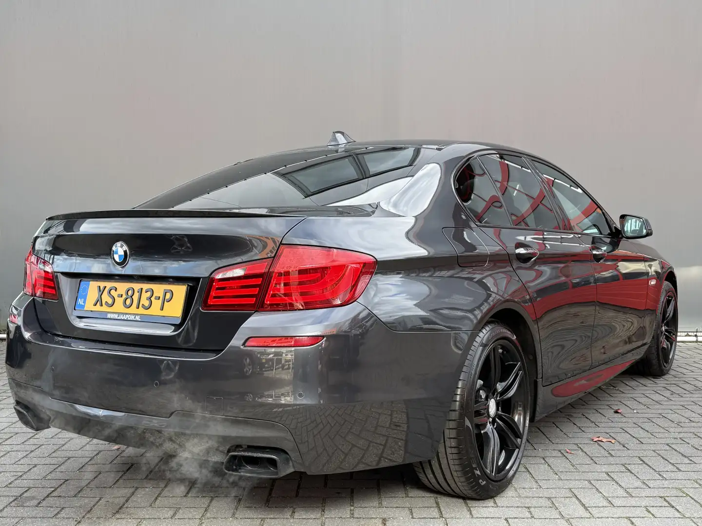 BMW 550 5-serie BWJ 2011 550xi 408PK High Executive AUTOMA Grijs - 2