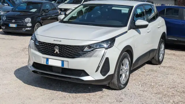 Peugeot 3008 PEUGEOT 3008 1.5d 130cv - CAMBIO AL VOLANTE