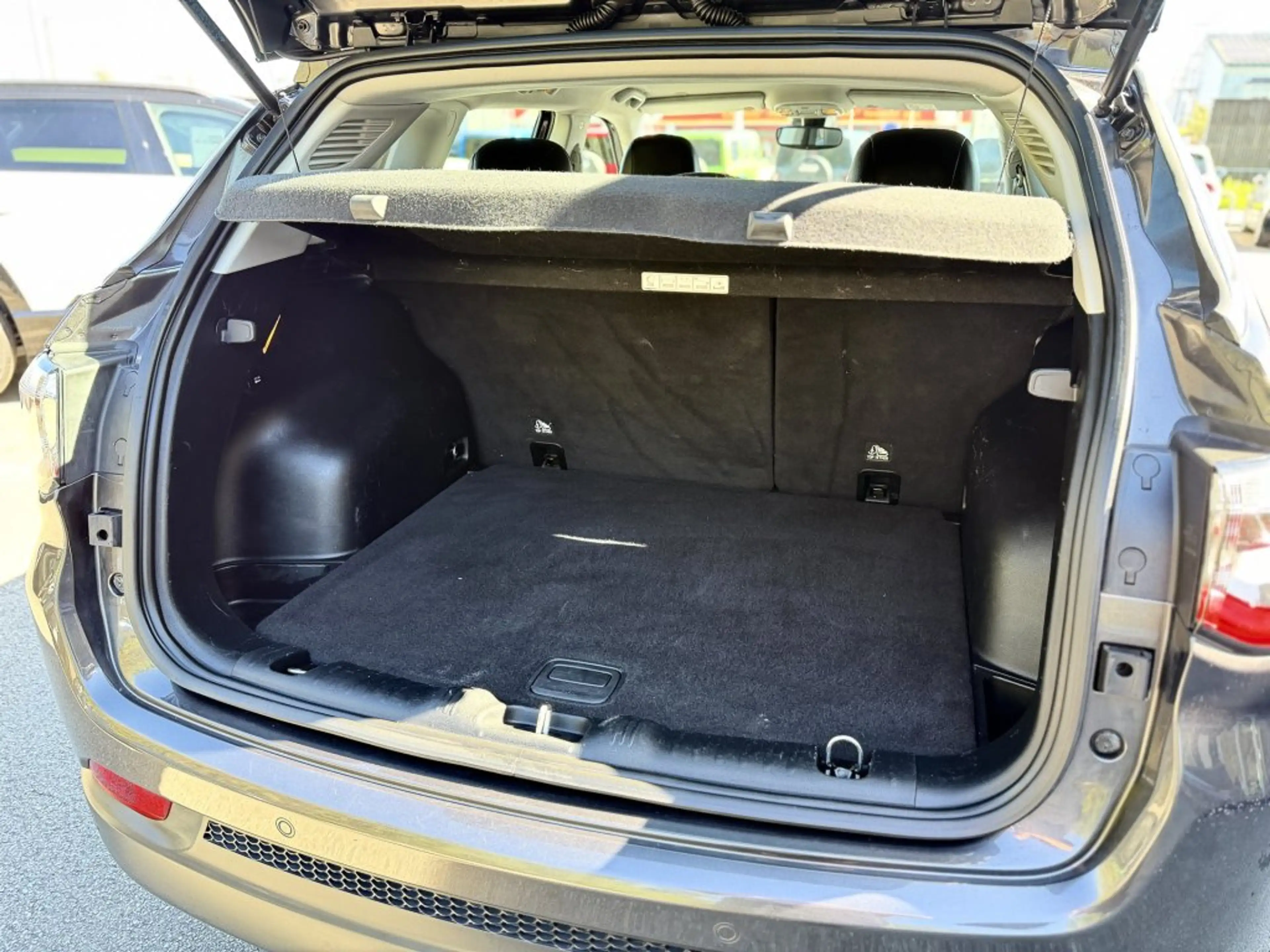 Jeep Compass 1,4 FWD Longitude — photo 7