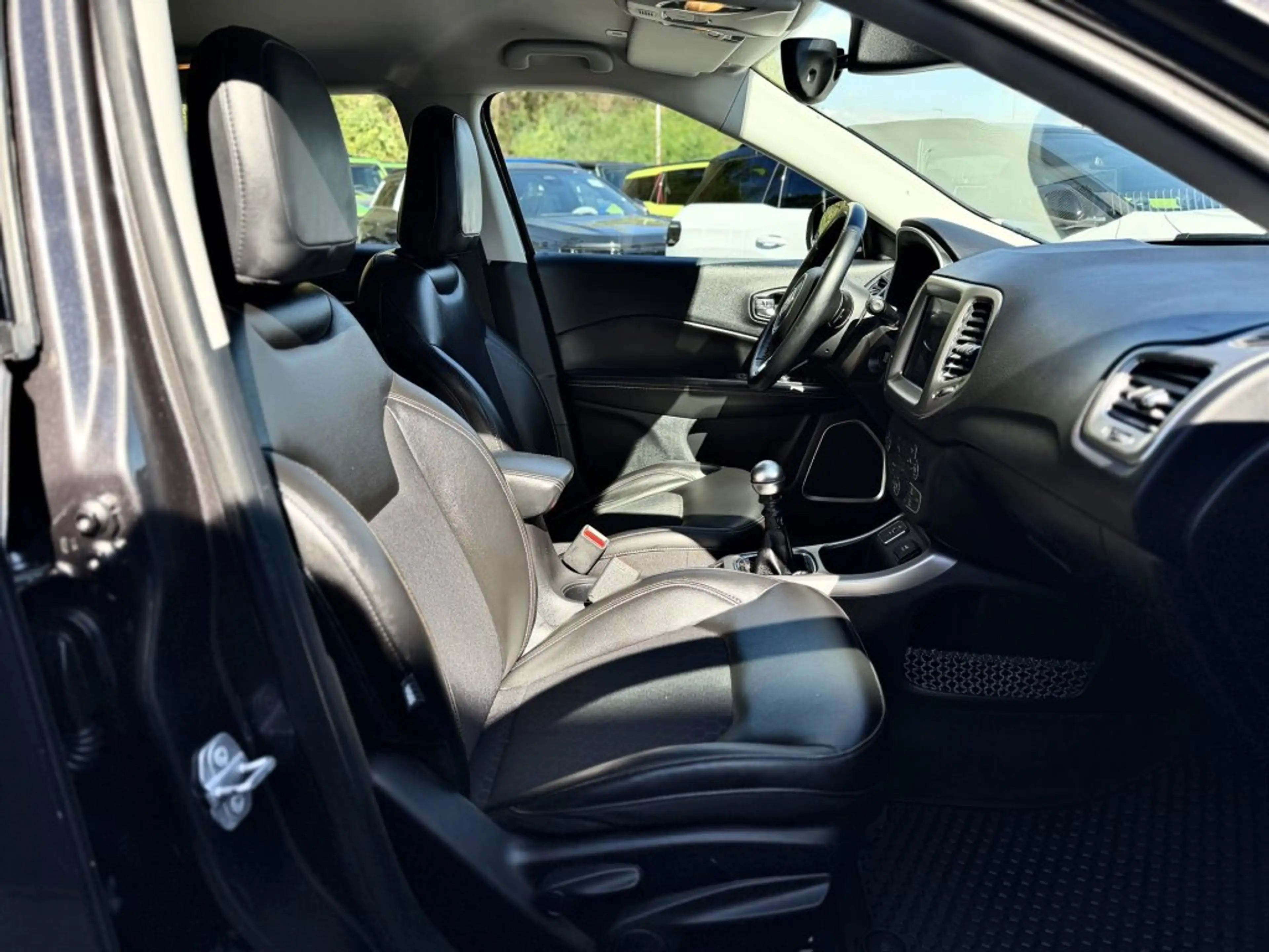 Jeep Compass 1,4 FWD Longitude — photo 10