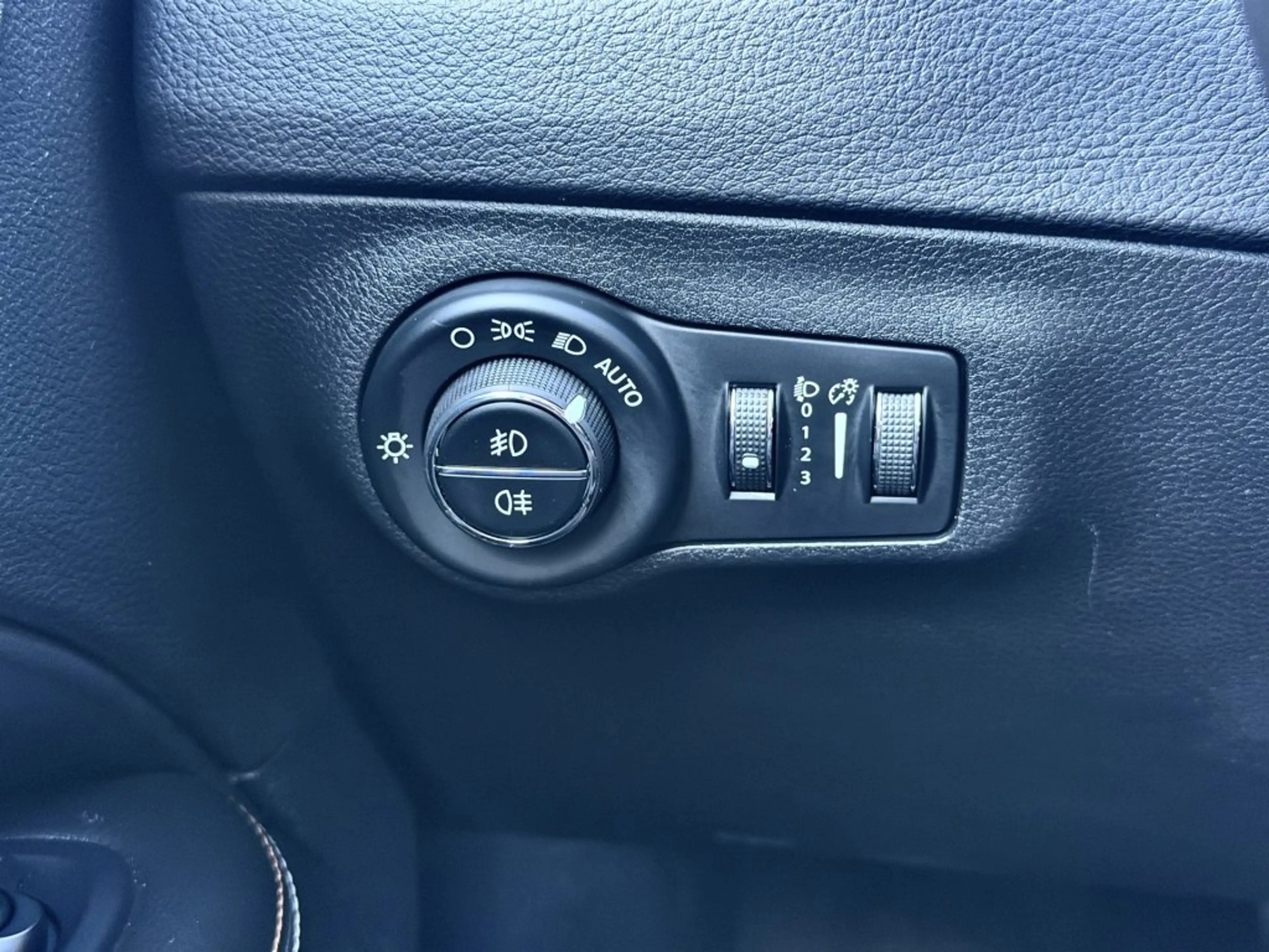 Jeep Compass 1,4 FWD Longitude — photo 13