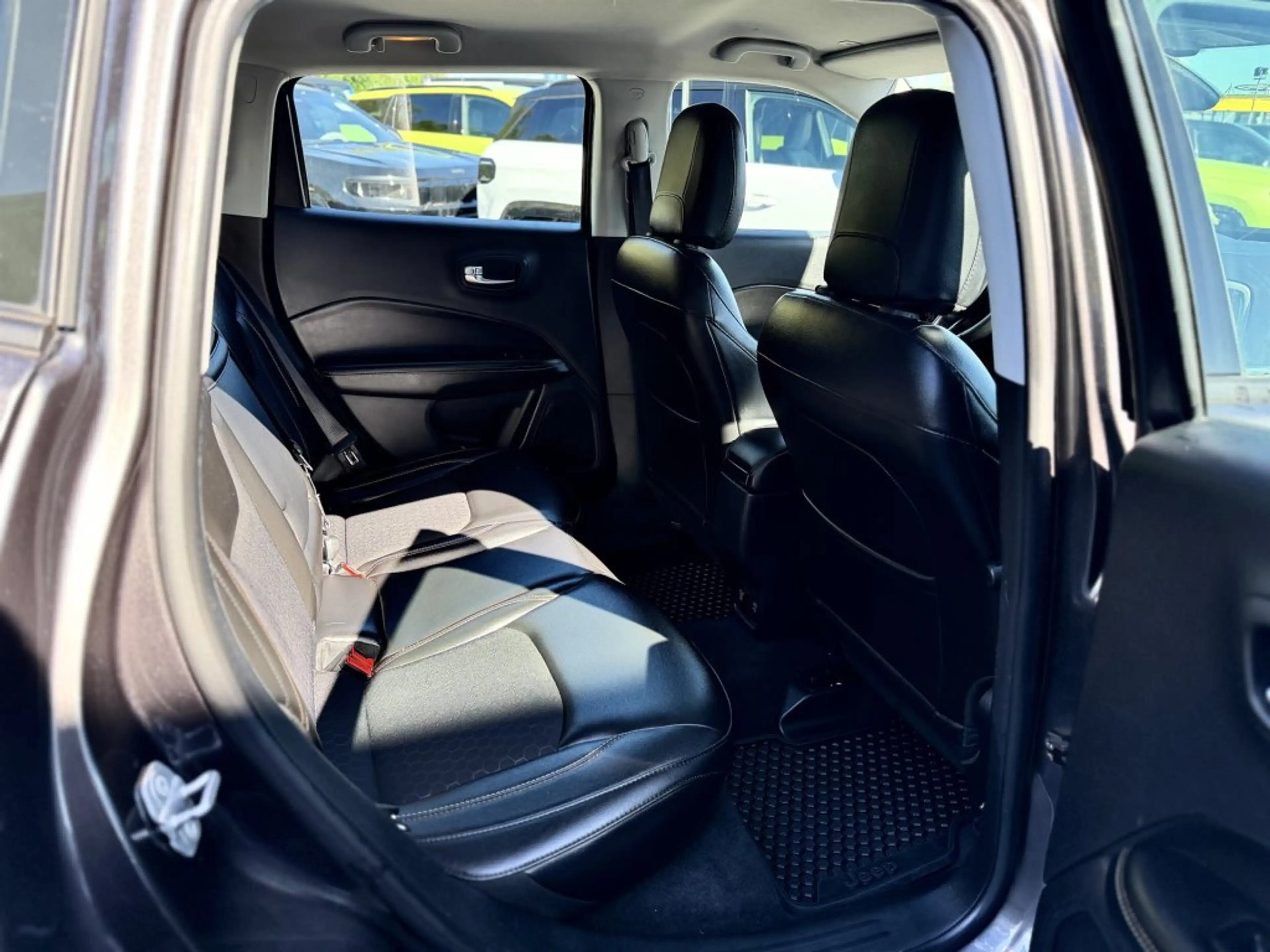 Jeep Compass 1,4 FWD Longitude — photo 8