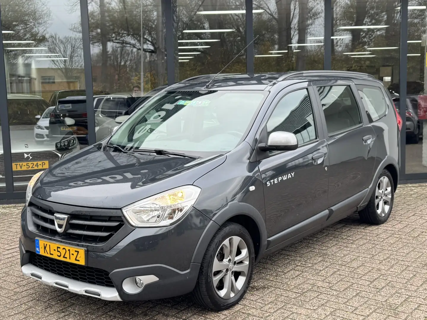Dacia Lodgy 1.2 TCe Stepway 7-Persoons*Navi*Airco*EXPORT/EX.BP Grau - 2