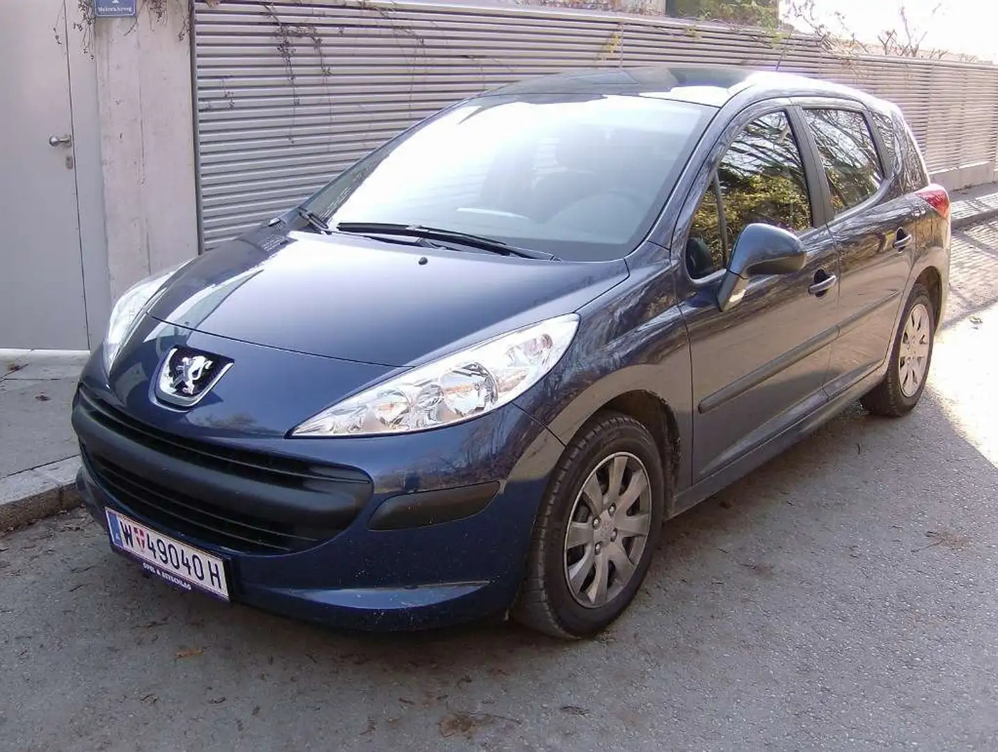 Peugeot 207 SW Active 1,4 16V VTi Blau - 1