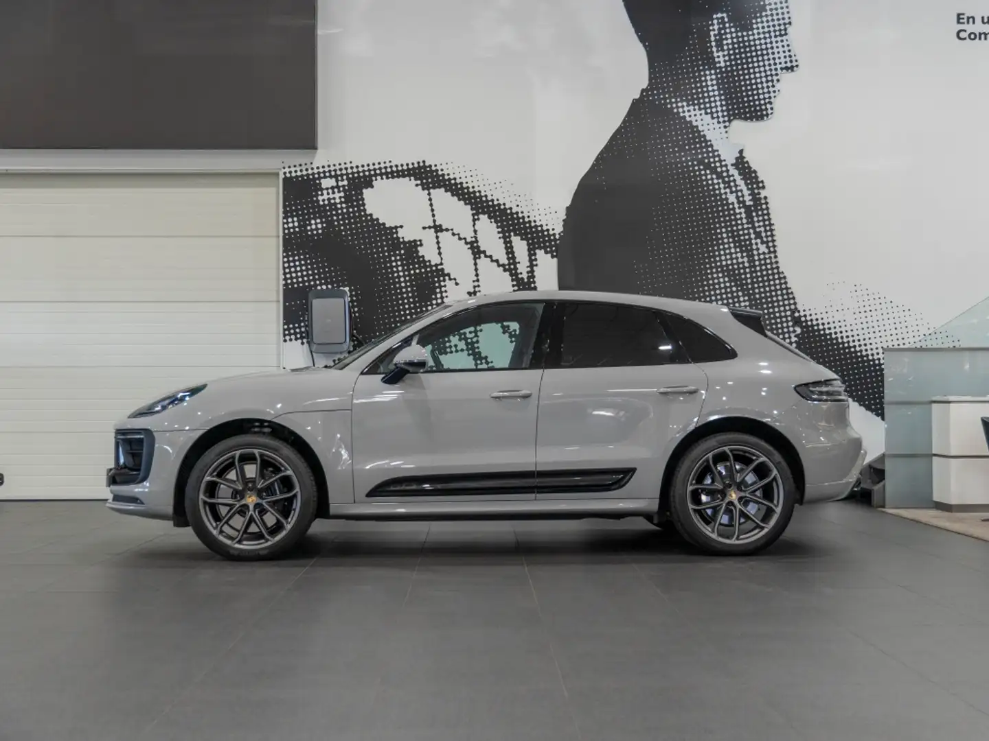 Porsche Macan GTS Aut. Beige - 2