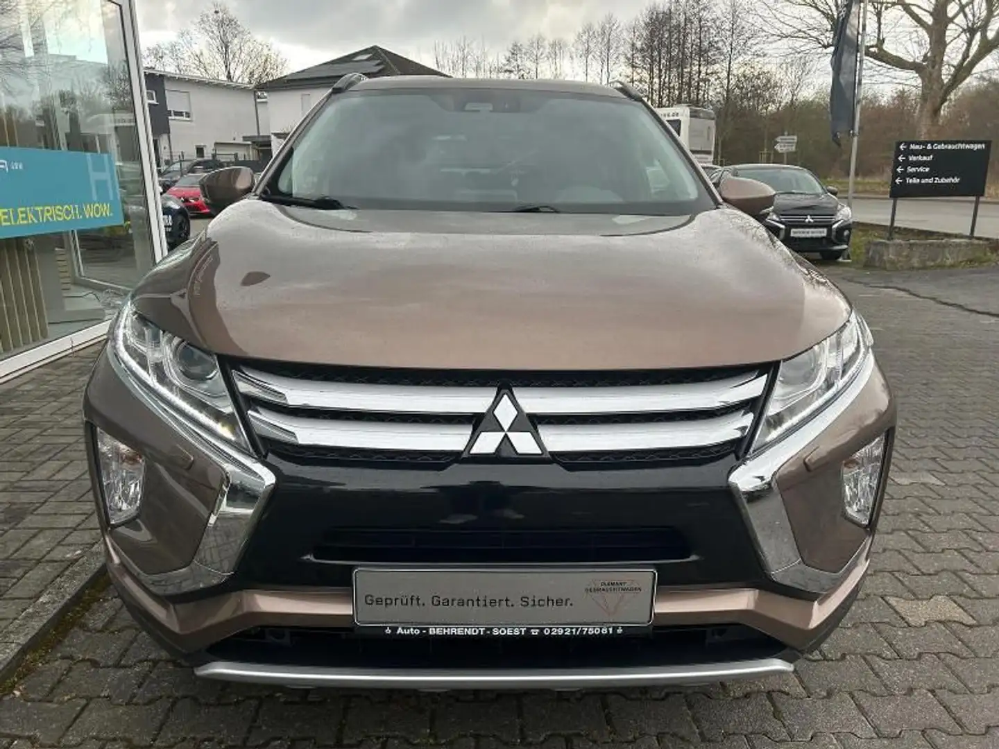 Mitsubishi Eclipse Cross 1.5T PLUS 2WD * AHK * Scheckheft * Marrón - 2