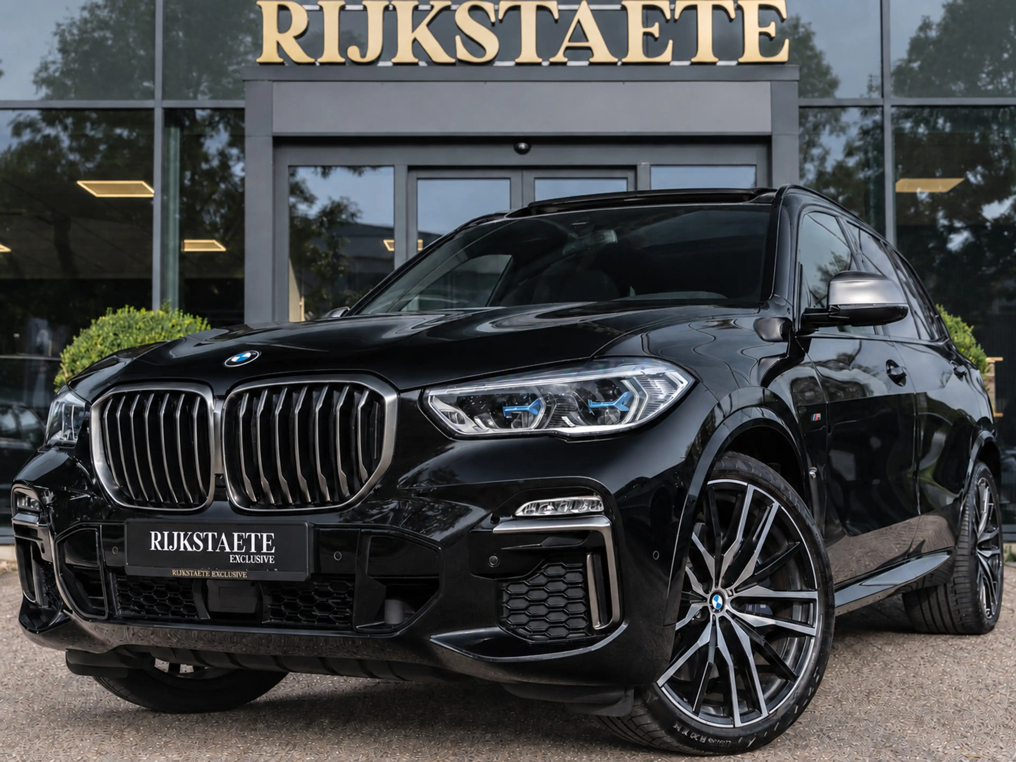 BMW X5 M50d High Executive|PANO|H&K|MASS.|SKYLOUNGE|STOEL