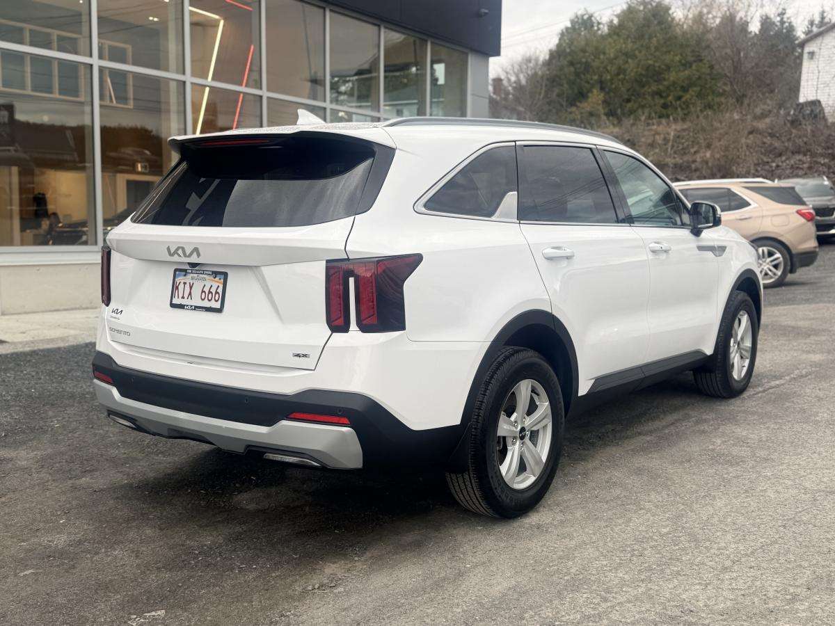 2024 Kia Sorento LX AWD thumb 7
