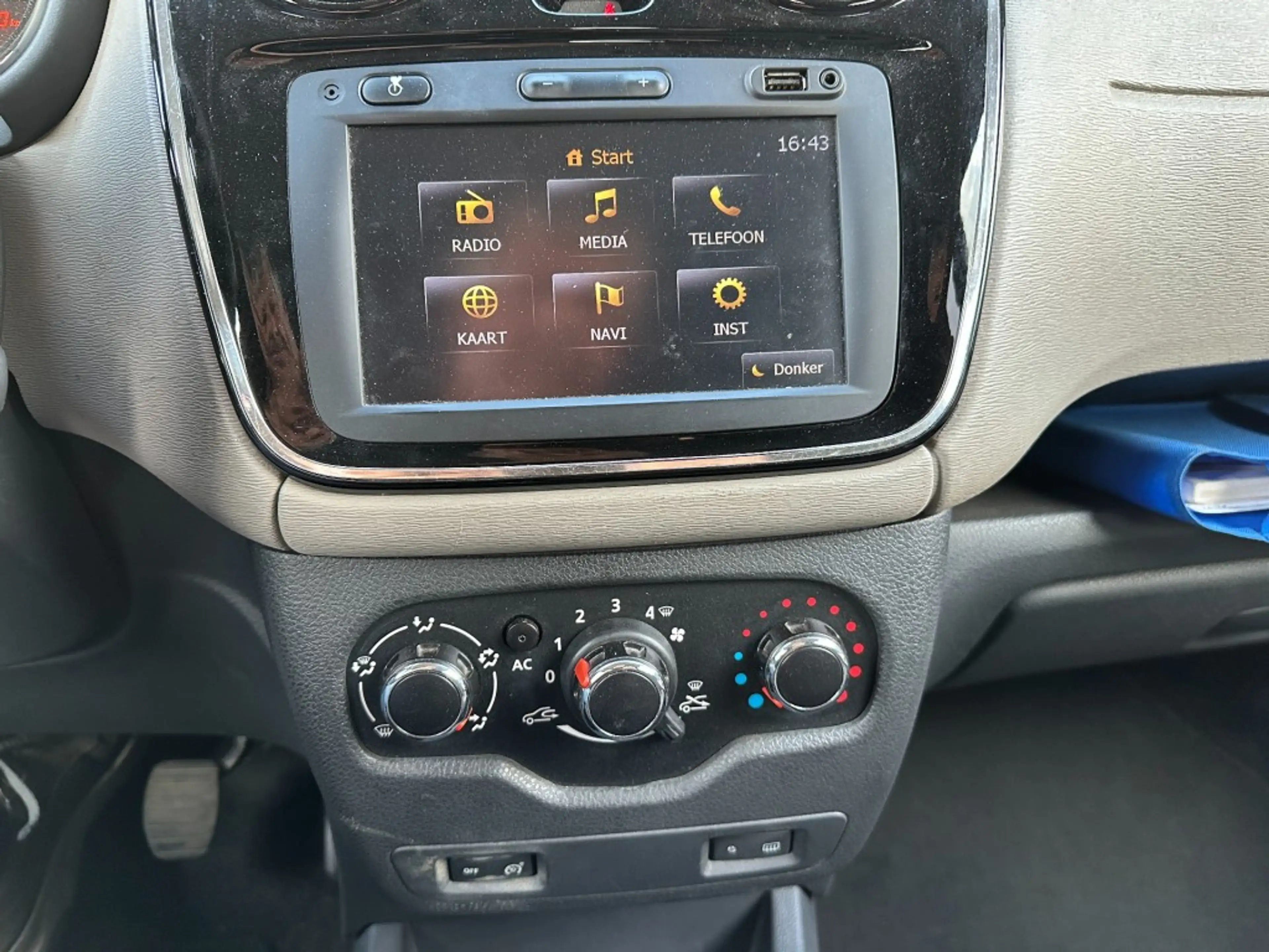 Dacia Lodgy 1.2 TCe Prestige 7 pers. Navigatie — photo 20