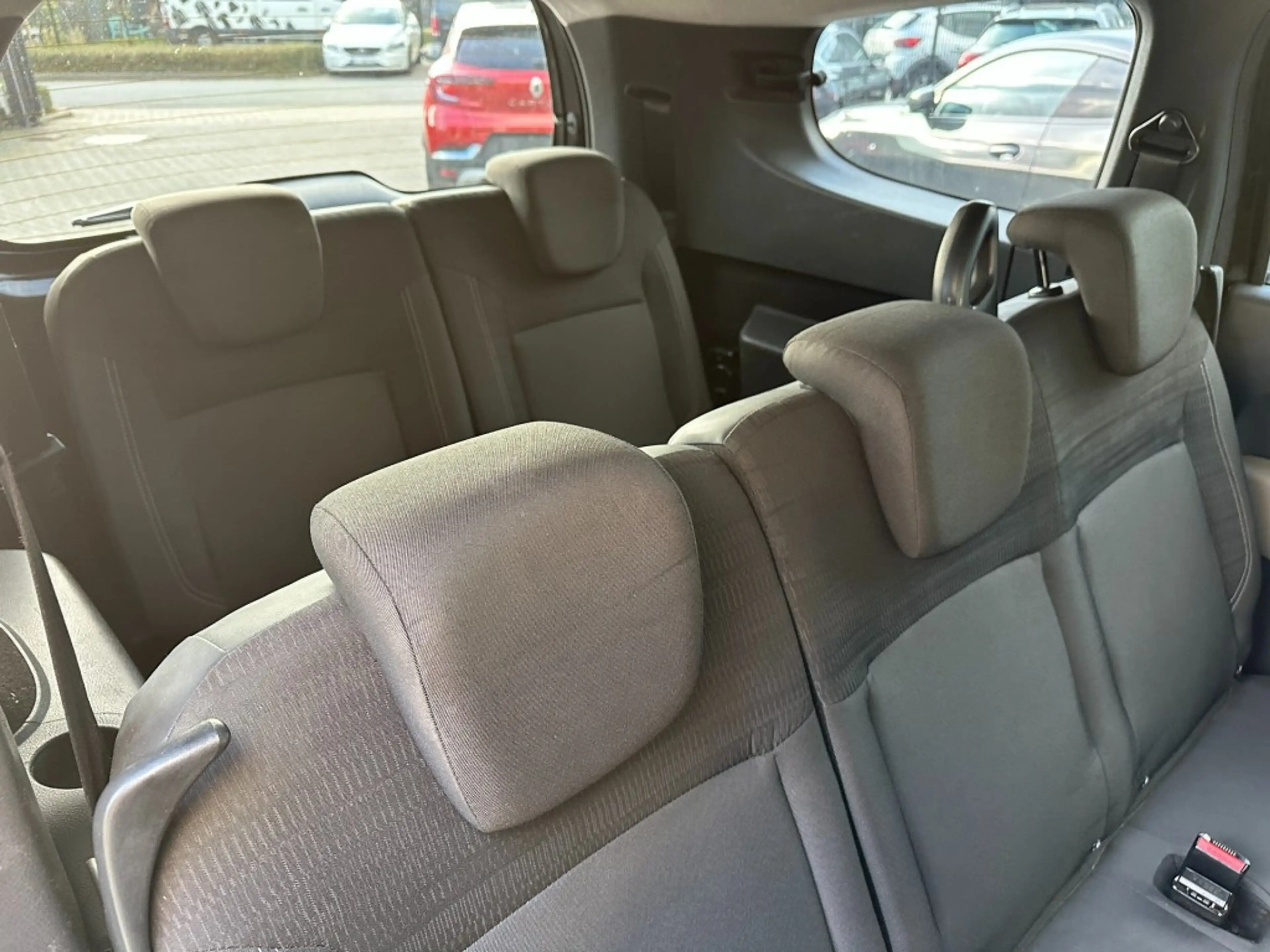 Dacia Lodgy 1.2 TCe Prestige 7 pers. Navigatie — photo 16