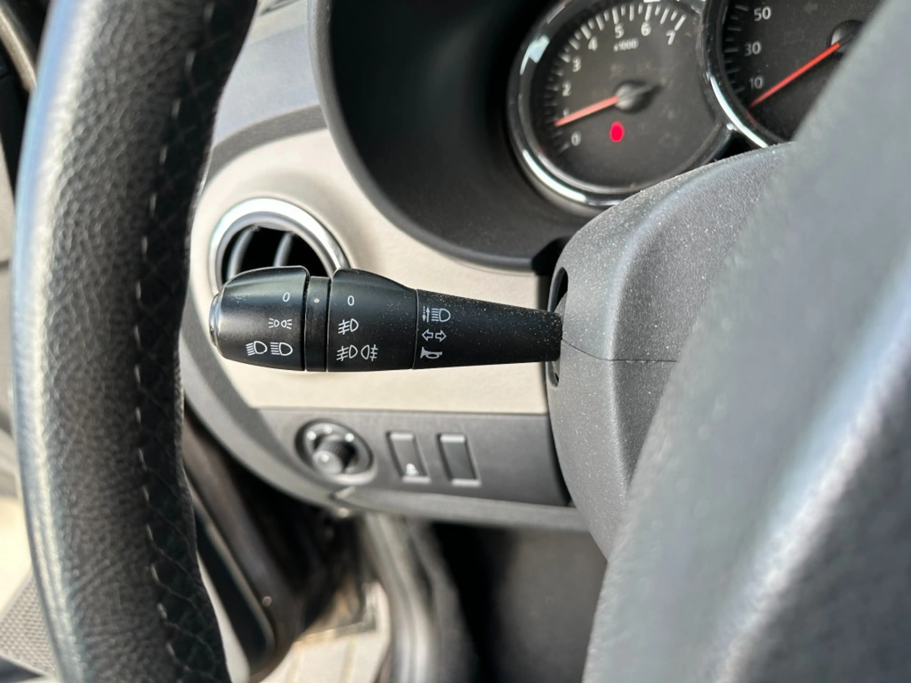 Dacia Lodgy 1.2 TCe Prestige 7 pers. Navigatie — photo 25