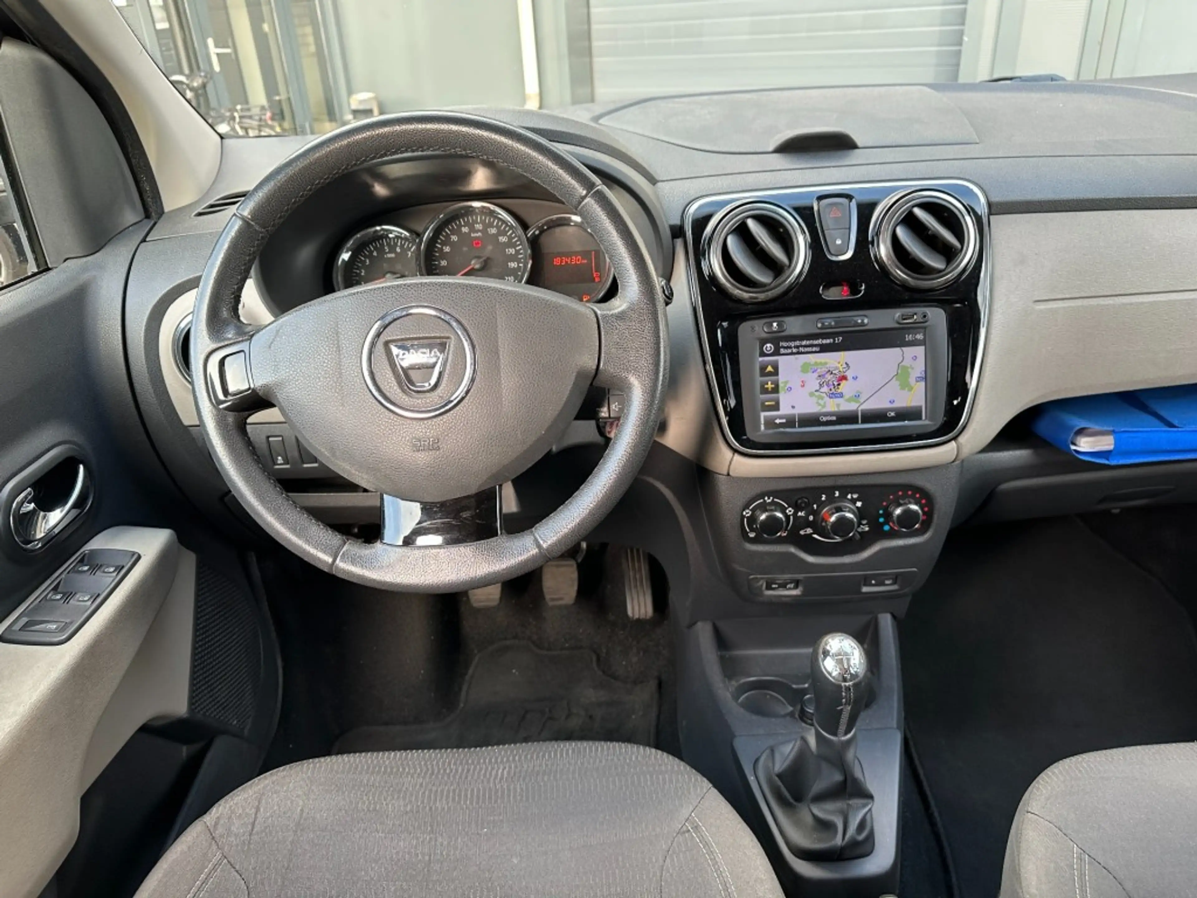 Dacia Lodgy 1.2 TCe Prestige 7 pers. Navigatie — photo 3