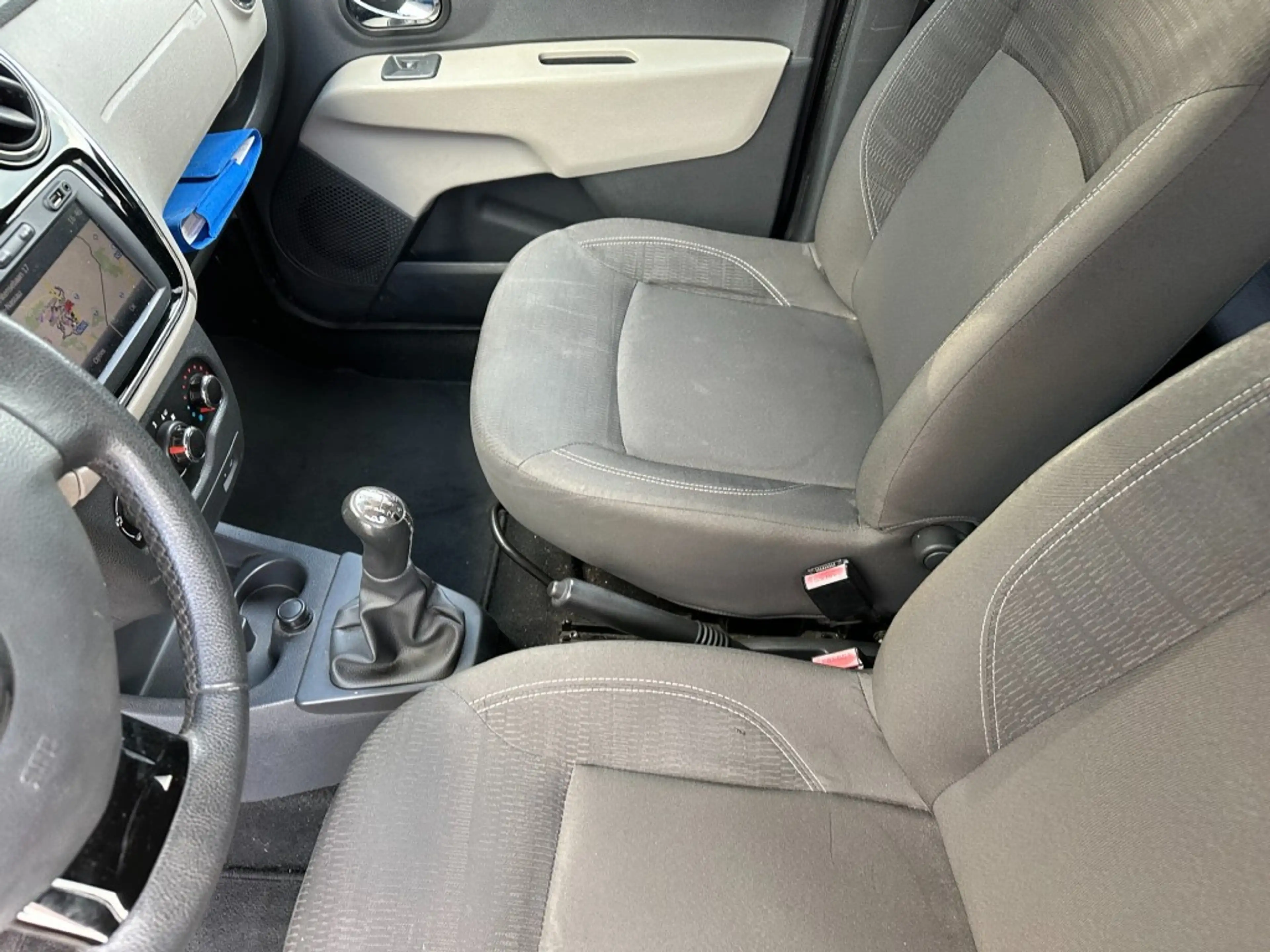 Dacia Lodgy 1.2 TCe Prestige 7 pers. Navigatie — photo 28