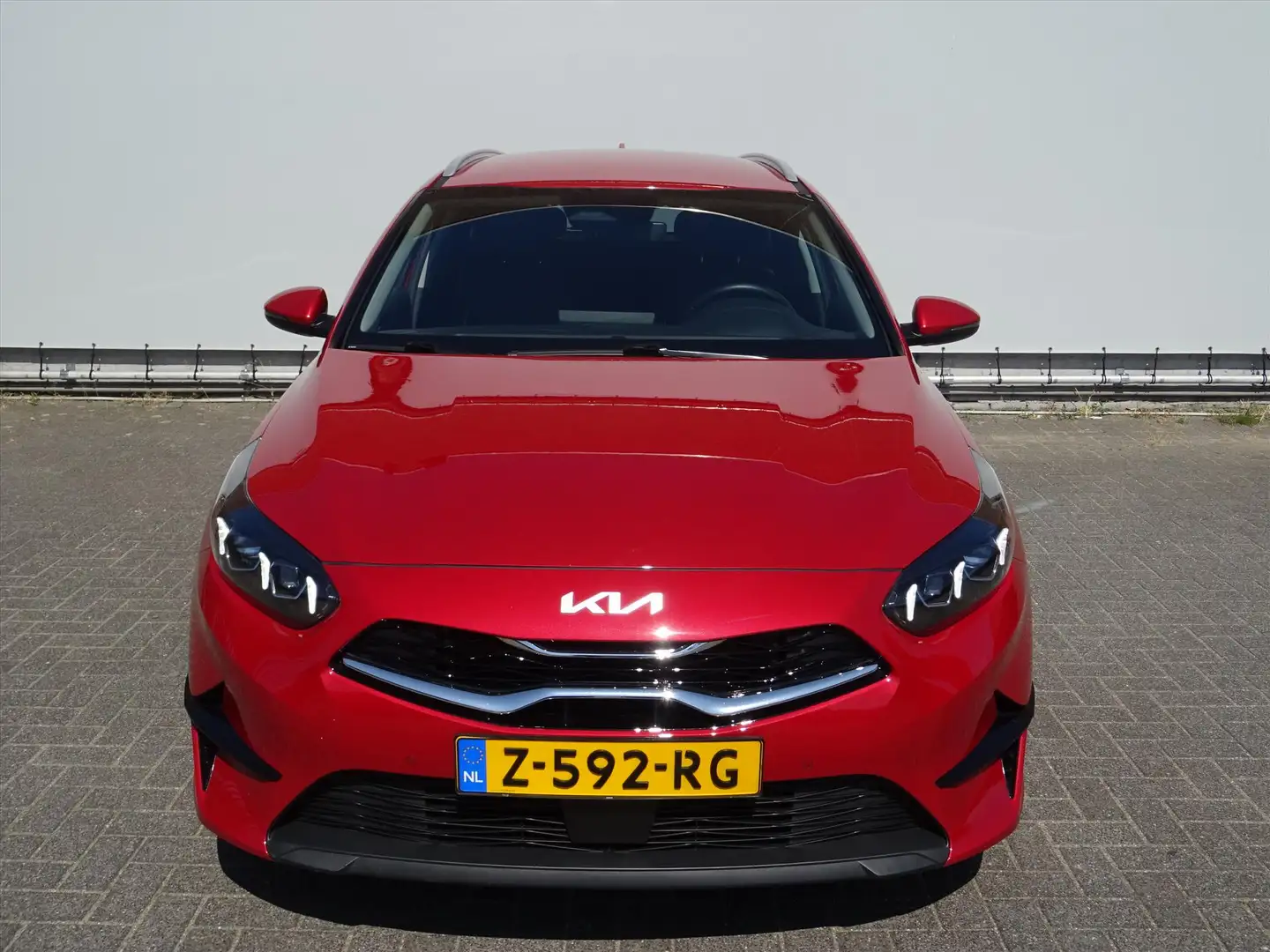 Kia Ceed SW / cee'd SW 1.5 T-GDi 140pk DCT7 DynamicPlusLine | Navigatie | Rouge - 2