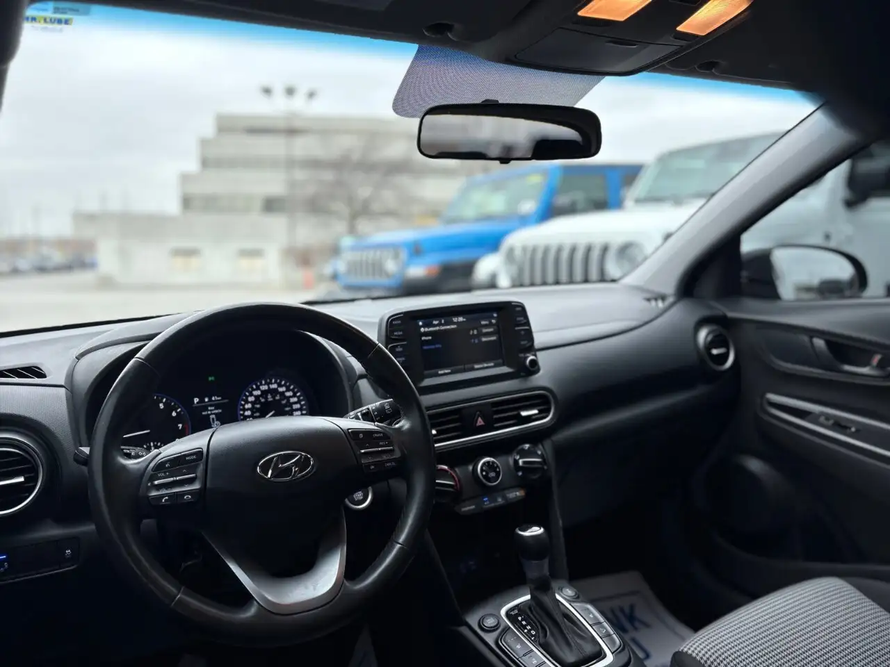 Hyundai KONA снимка Hyundai KONA