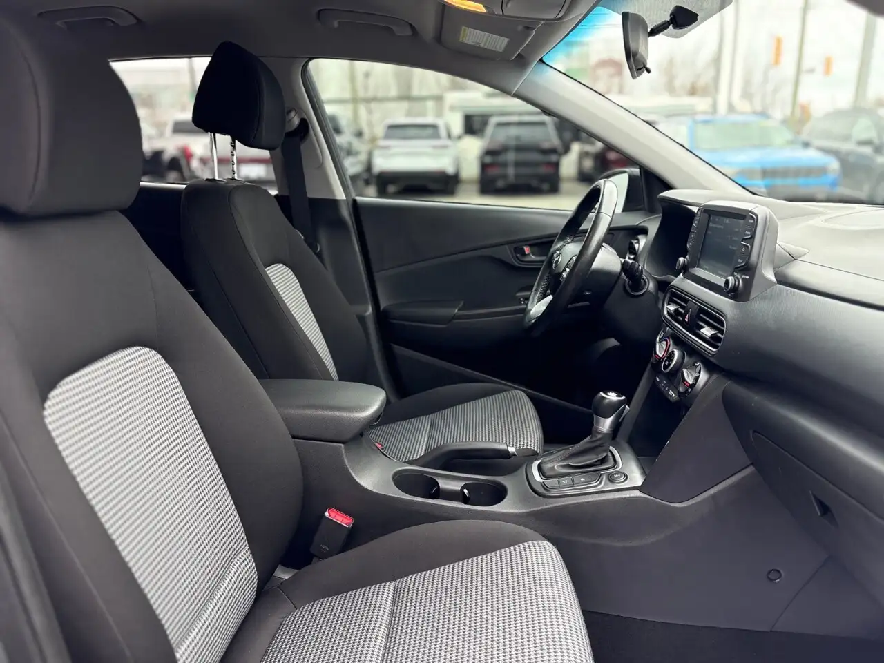 Hyundai KONA снимка Hyundai KONA