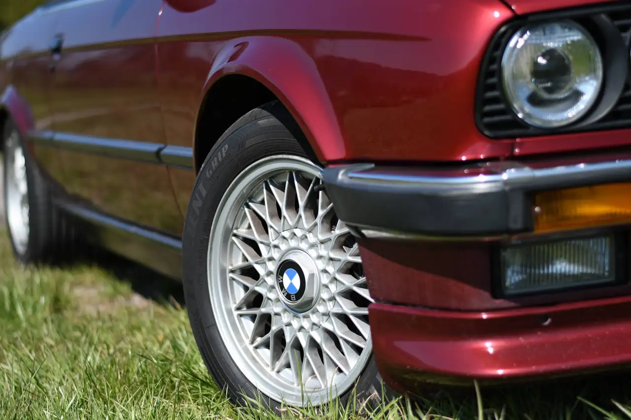 BMW 325i, foto 2