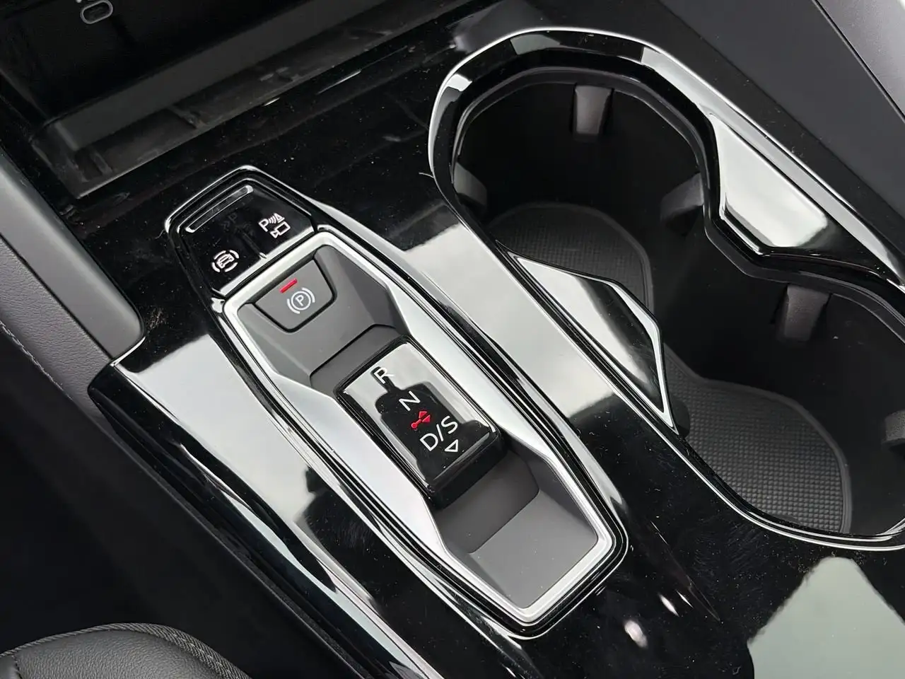 Audi Q5 снимка Audi Q5