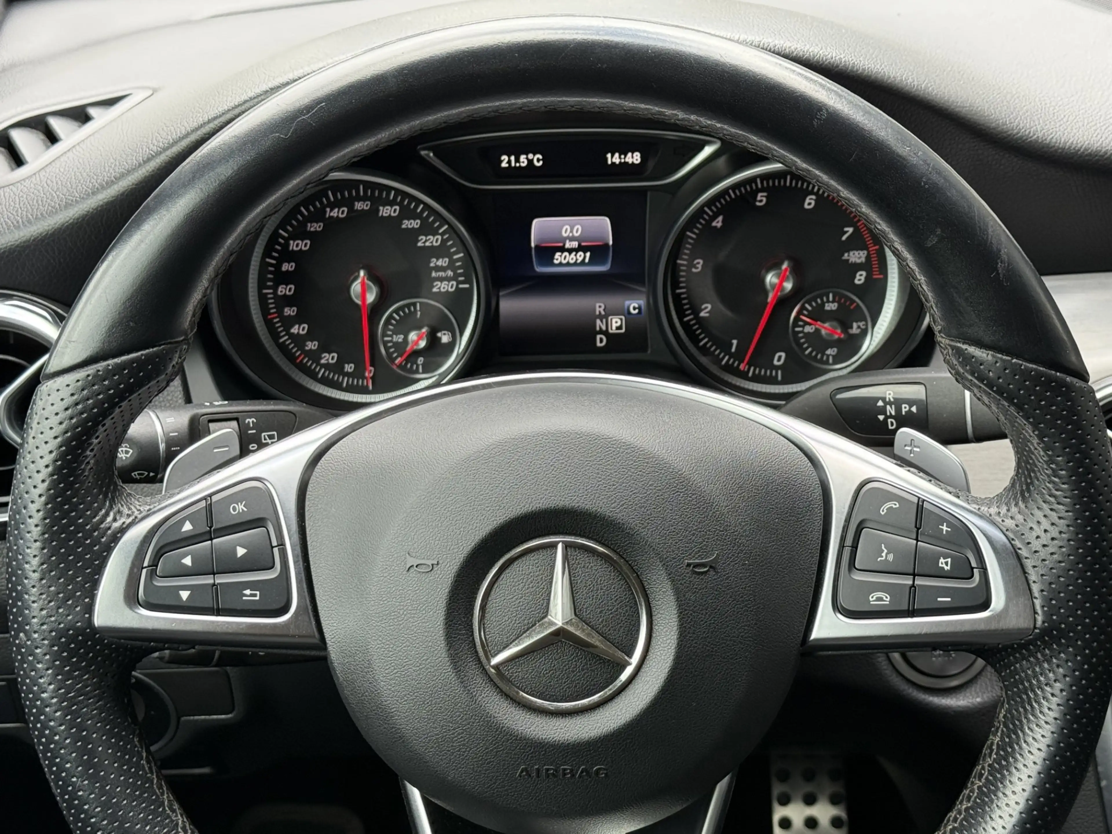 Mercedes-Benz GLA 180 Business Solution AMG Automaat / Panoramadak — photo 18